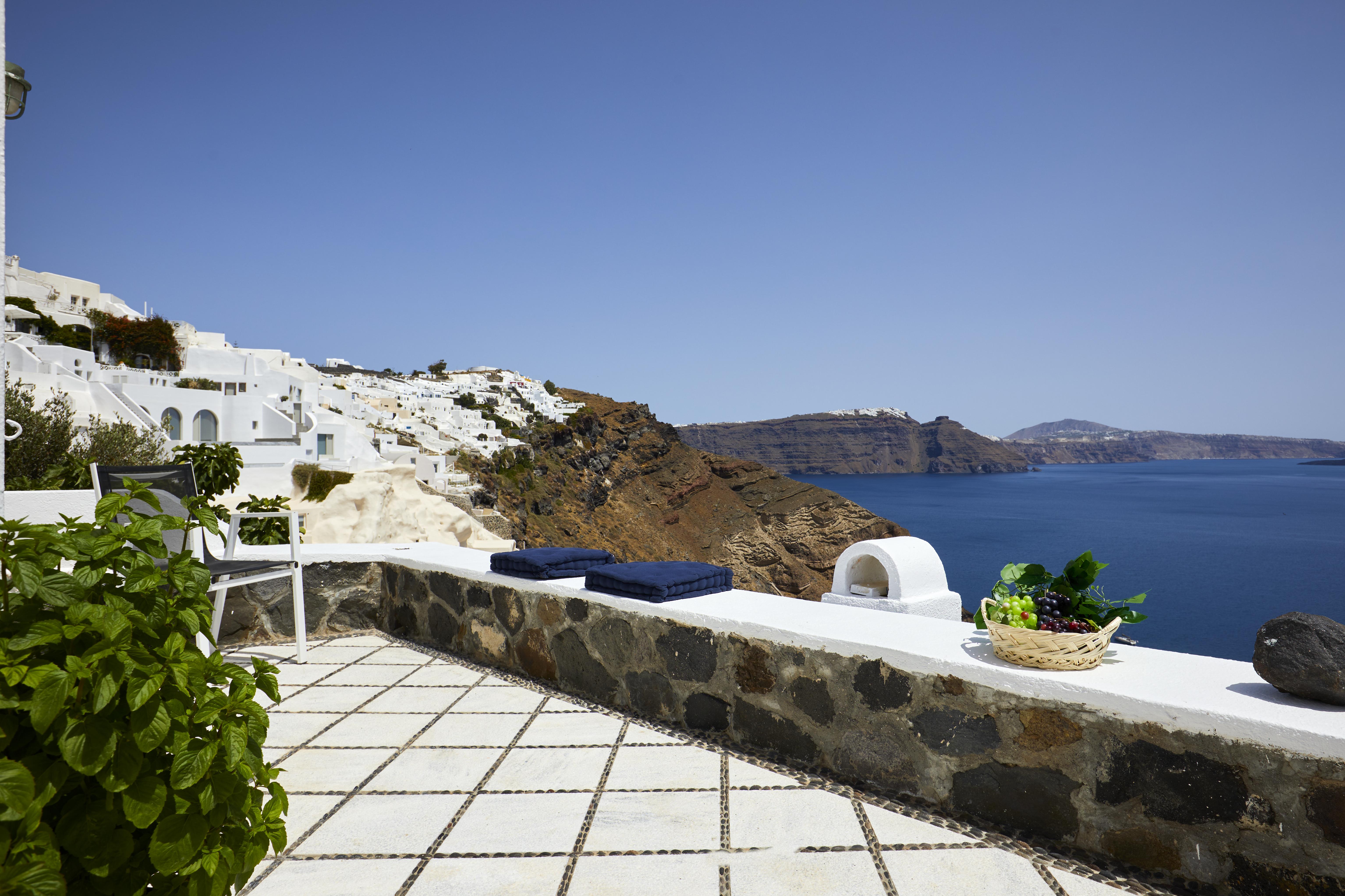 Allure Breeze Suites Иа Екстериор снимка